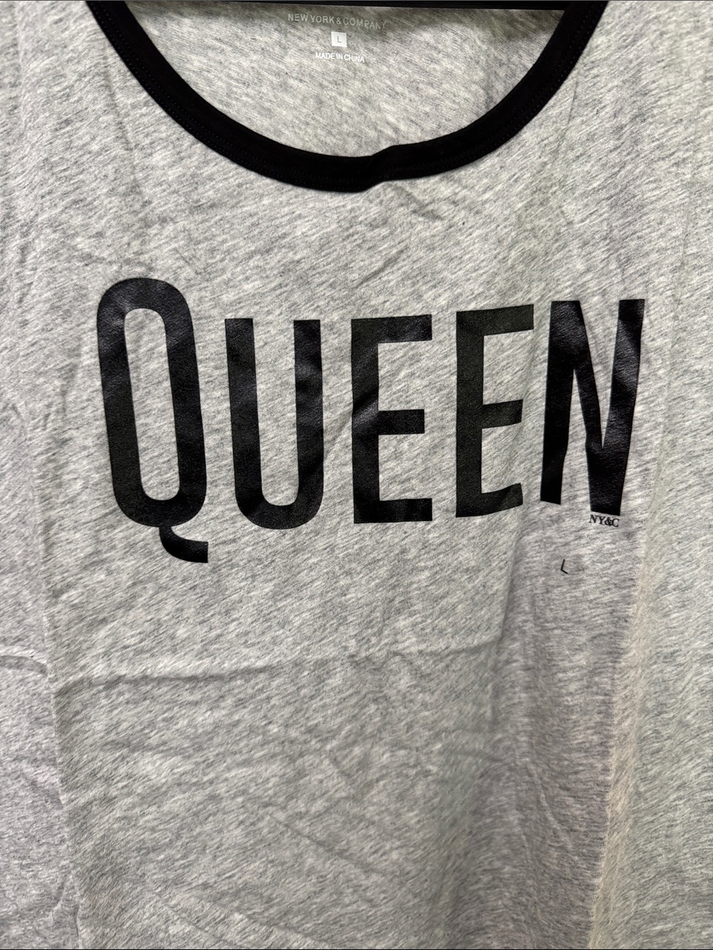 New York & Company Gray Tee with Black Trim and QUEEN Graphic NWT L - Picture 4 of 9